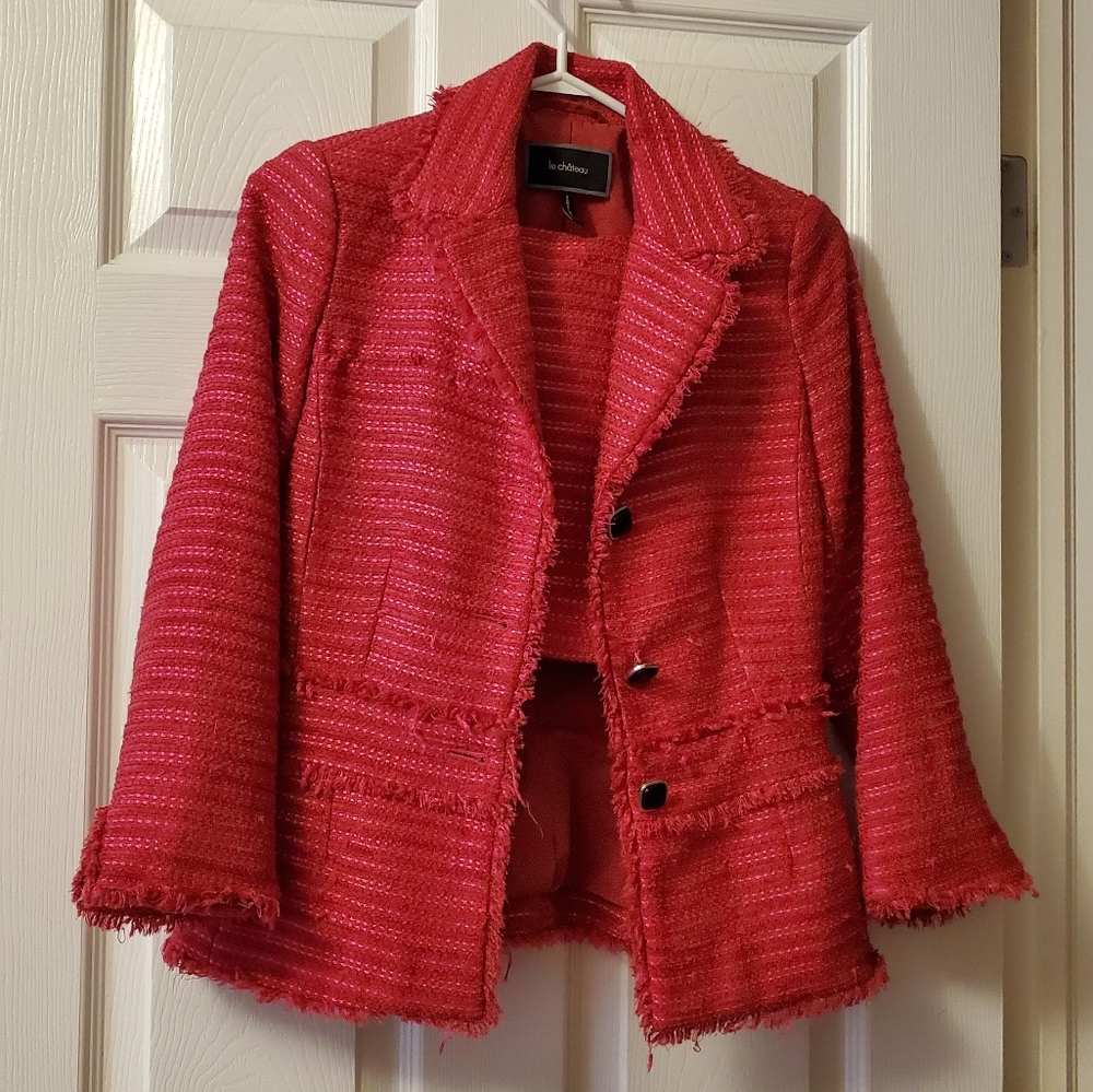 Skirt suit